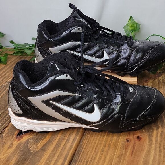 Nike Black and White Cleats. Size 6Y. - Picture 2 of 7